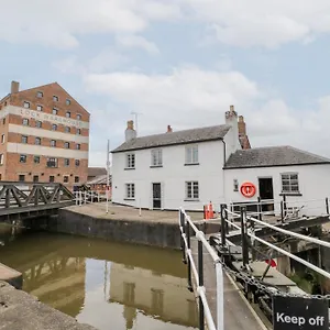 Holiday home The Lock House