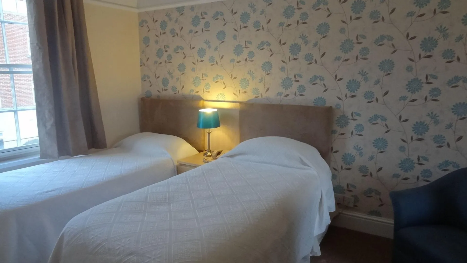Edward Hotel Gloucester 2*,